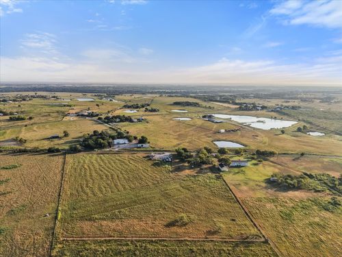 000 Gin Rd, Ennis, TX, 75119 | Card Image