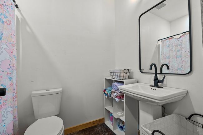 Guest Bathroom | Image 9