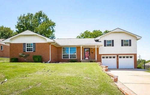 702 N Stallard St, Stillwater, OK, 74075-8223 | Card Image