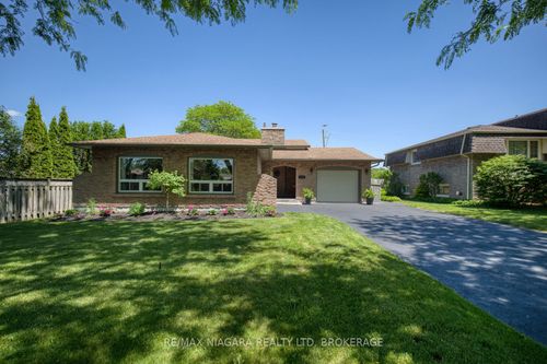 3100 Rapelje St, Niagara Falls, ON, L2G7B8 | Card Image