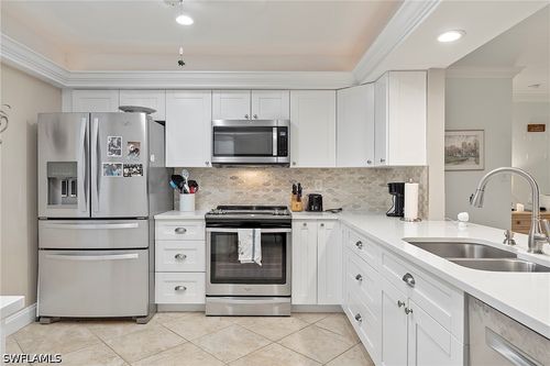 509-5250 Fox Hollow Dr, NAPLES, FL, 34104-5123 | Card Image