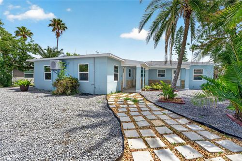 14013 Marguerite Dr, MADEIRA BEACH, FL, 33708-2391 | Card Image