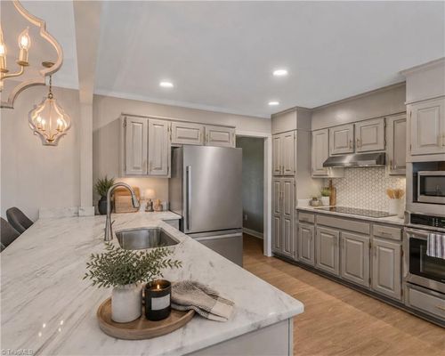 2160 Margaret Dr, Mount Airy, NC, 27030-2434 | Card Image