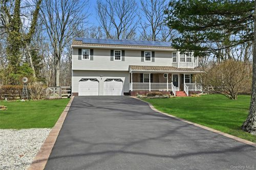 41 N Country Rd, Shoreham, NY, 11786-1342 | Card Image