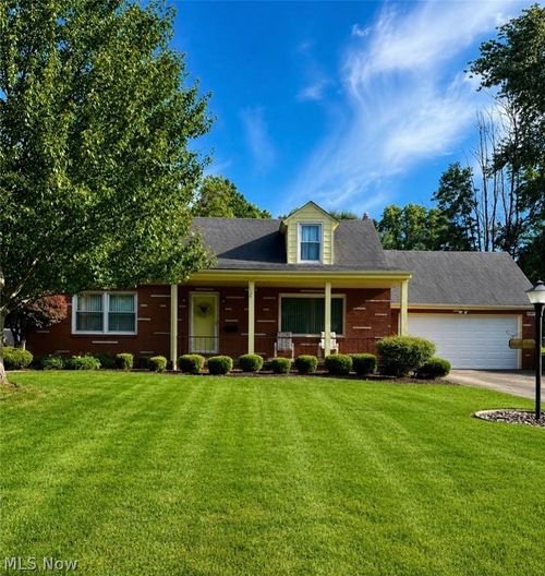 4345 Woodleigh Lane, Youngstown, OH, 44511 | Card Image