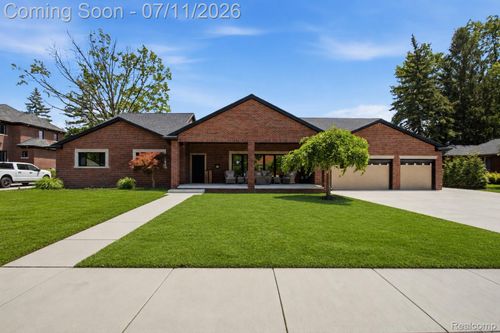 600 Woodcrest Dr, Dearborn, MI, 48124-1160 | Card Image