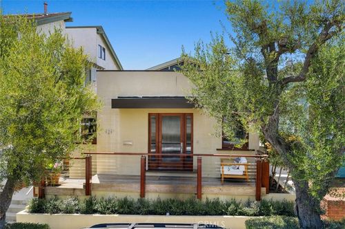 424 3rd St, Manhattan Beach, CA, 90266 | Card Image