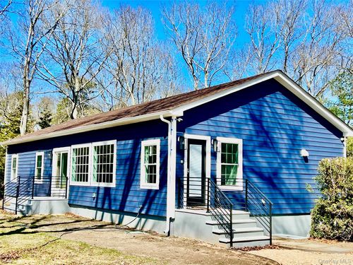 38 Railroad Ave, East Hampton, NY, 11937-2434 | Card Image