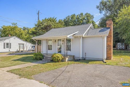 9 Bradley Ln, Waynesboro, VA, 22980-8912 | Card Image