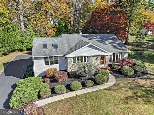 809 Ellis Ave, NEWTOWN SQUARE, PA, 19073-3905 | Card Image