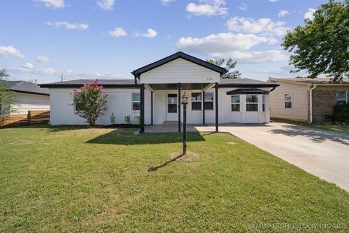104 W 11th St, Owasso, OK, 74055-5511 | Card Image