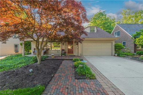 377 Lake Park Drive, Bay Village, OH, 44140 | Card Image