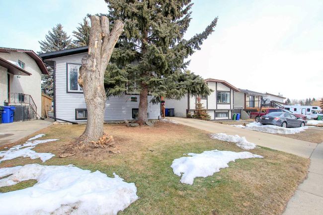 78 Gish Street, Home with 3 bedrooms, 2 bathrooms and 2 parking in Red Deer AB | Image 2