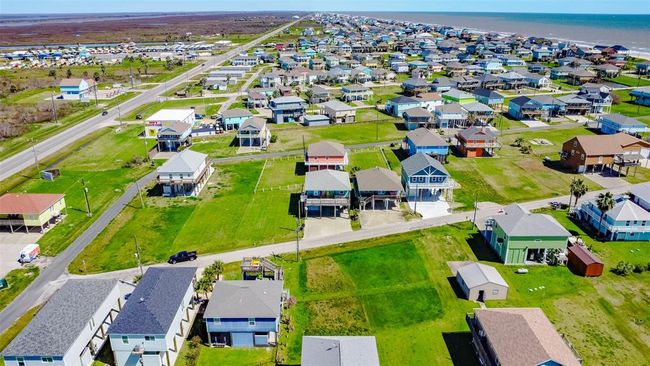 978 Seadrift Dr, House other with 3 bedrooms, 2 bathrooms and null parking in Crystal Beach TX | Image 45
