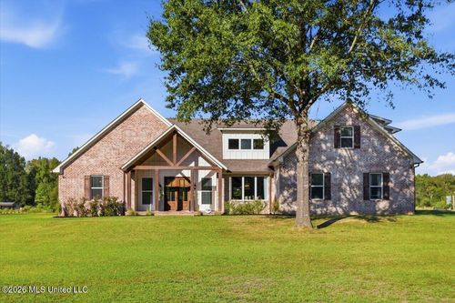 697 Little Big Mound Rd, Bentonia, MS, 39040-8243 | Card Image