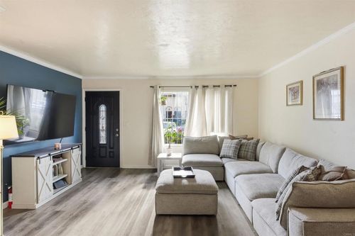 447 Ridgeway Ct, Spring Valley, CA, 91977-6350 | Card Image