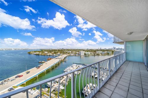 apt-1917-7601 E Treasure Dr, North Bay Village, FL, 33141-4367 | Card Image