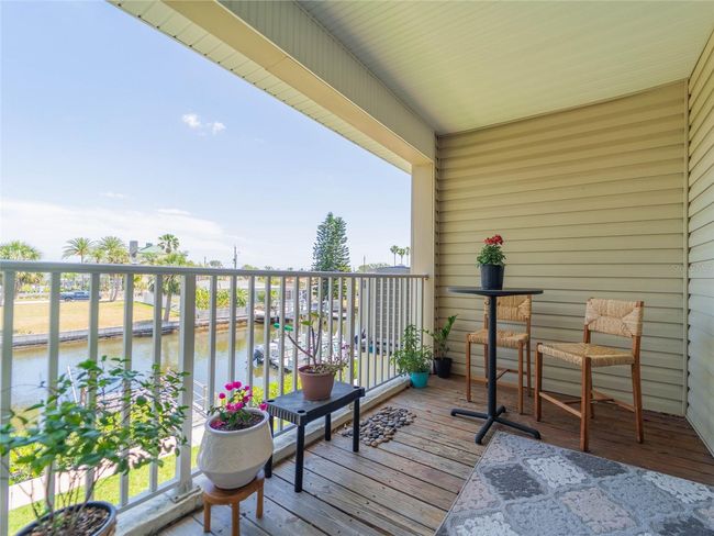 Back Balcony. | Image 16