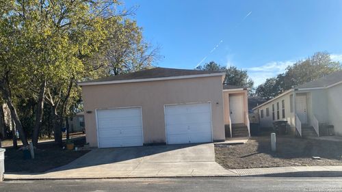 11220 Center Point Rd, San Antonio, TX, 78233-6835 | Card Image