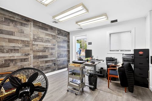 236 Weymouth St, Rockland, MA, 02370 | Card Image