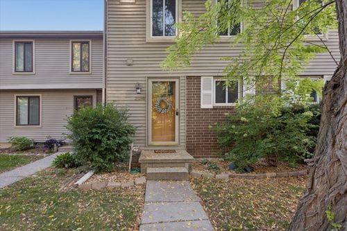 2016 Blue Lac Dr, Haslett, MI, 48840-9566 | Card Image