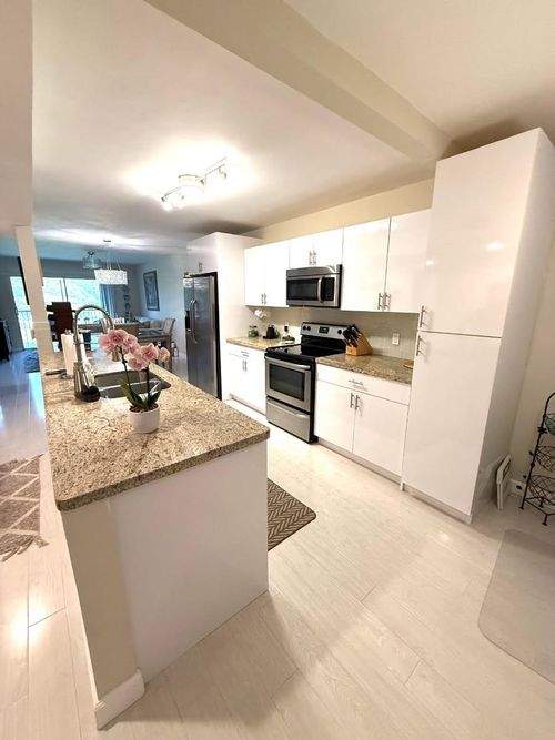 apt-208c-1600 Sw 127th Way, Pembroke Pines, FL, 33027-2156 | Card Image