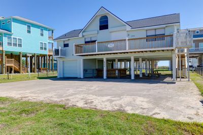 Plenty of fenced in storage space and outdoor entertaining | Image 3