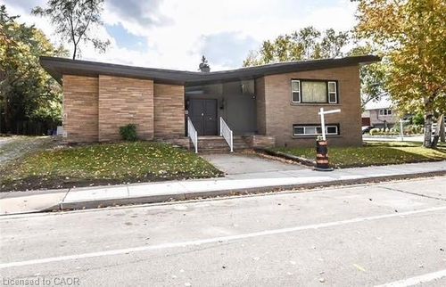22 W Park Ave, Hamilton, ON, L8S3M3 | Card Image