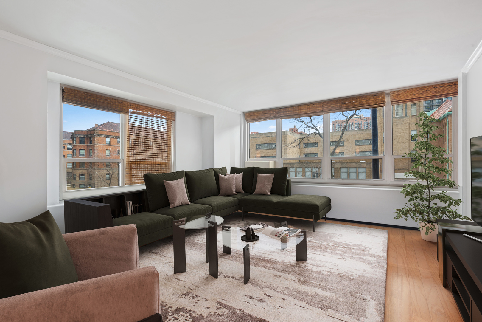 211b 3950 N Lake Shore Drive, Sold in Chicago Zoocasa