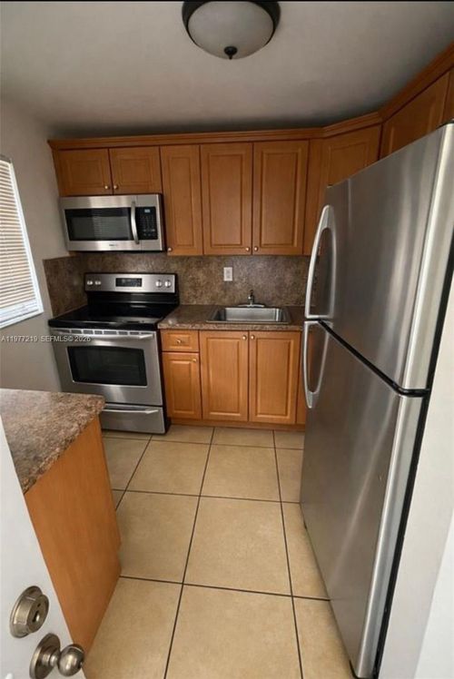 m201-1735 W 60th St, Hialeah, FL, 33012 | Card Image