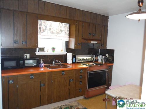 2nd-205 Penn St, BATH, PA, 18014-1508 | Card Image