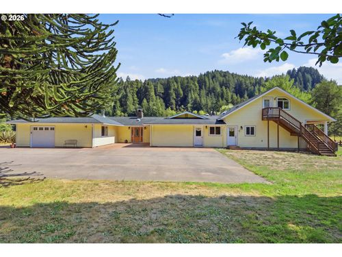 8820 North Fork Siuslaw Rd, Florence, OR, 97439 | Card Image