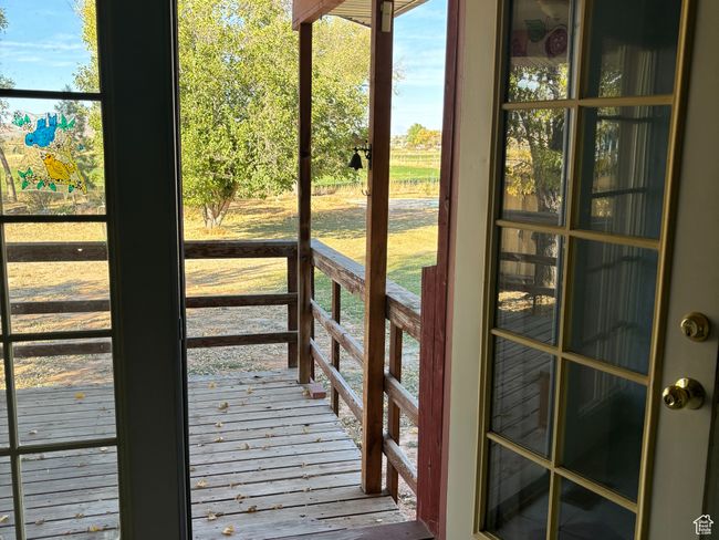 Back door/ deck | Image 17