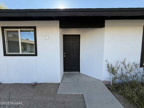 1464 E Hedrick Dr, Tucson, AZ, 85719-2671 | Card Image