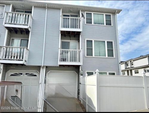 62 Simmons Ln, Staten Island, NY, 10314-4782 | Card Image