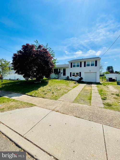 218 Hendrickson Ave, BEVERLY, NJ, 08010-2019 | Card Image