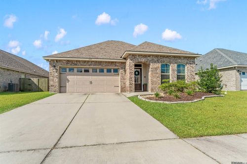 1023 Elliston Dr, Gonzales, LA, 70737-8269 | Card Image