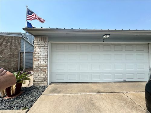 840 Cliff Dr, Portland, TX, 78374-3027 | Card Image
