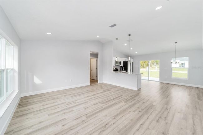 13568 Sw 109 Th Ln, House other with 3 bedrooms, 2 bathrooms and null parking in Dunnellon FL | Image 8