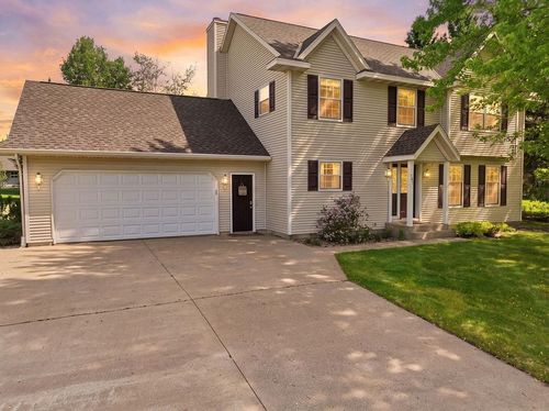 507 W 12th St, Marshfield, WI, 54449-4038 | Card Image