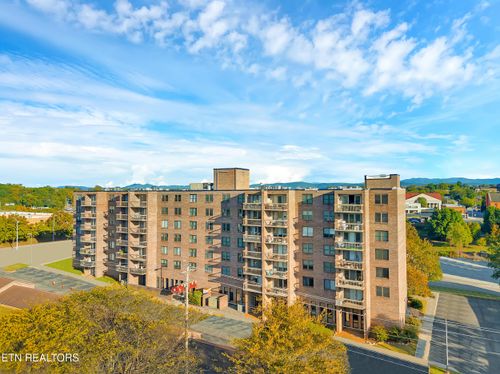 106 Regal Tower, Maryville, TN, 37804-5711 | Card Image