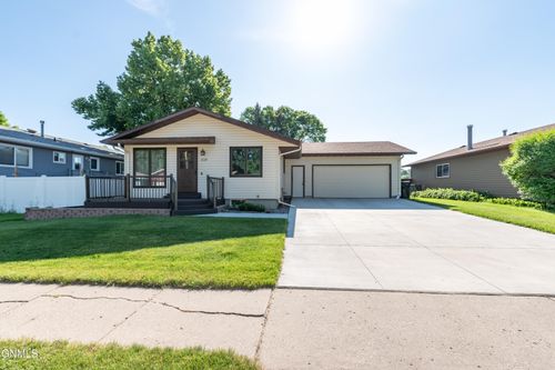 1529 N 20th Street N, Bismarck, ND, 58501 | Card Image