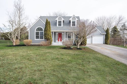 126 Mitchells Ln, Portsmouth, RI, 02871-3312 | Card Image