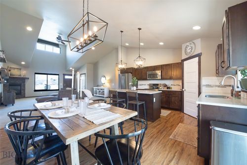 121 Scott Dr, Bozeman, MT, 59718-8527 | Card Image