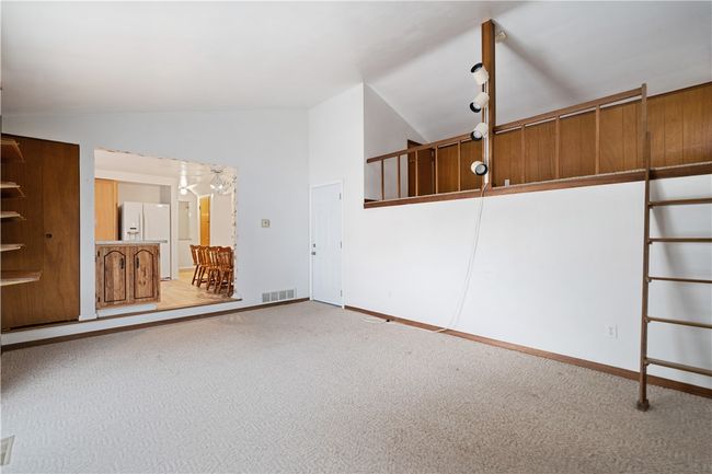 Family Room | Image 20