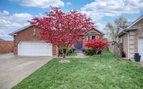 2343 Jessie Crescent, Niagara Falls, ON, L2J4J7 | Card Image