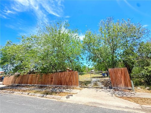 710 Virginia Ave, Corpus Christi, TX, 78405-2843 | Card Image