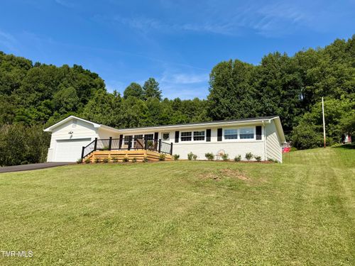 949 Emerald Valley Cir, Gate City, VA, 24251-2661 | Card Image