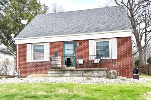 814 Campbell St, Valparaiso, IN, 46385-4237 | Card Image