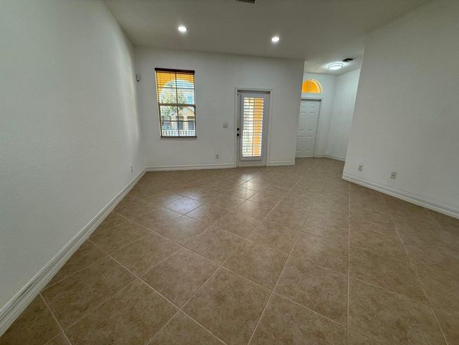 APT-102 - 108 W Pigeon Plum Dr, Condo with 3 bedrooms, 3 bathrooms and null parking in Jupiter FL | Image 4
